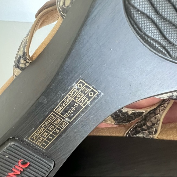 Vionic Women’s Radia Snake Print Sandals - Picture 10 of 10